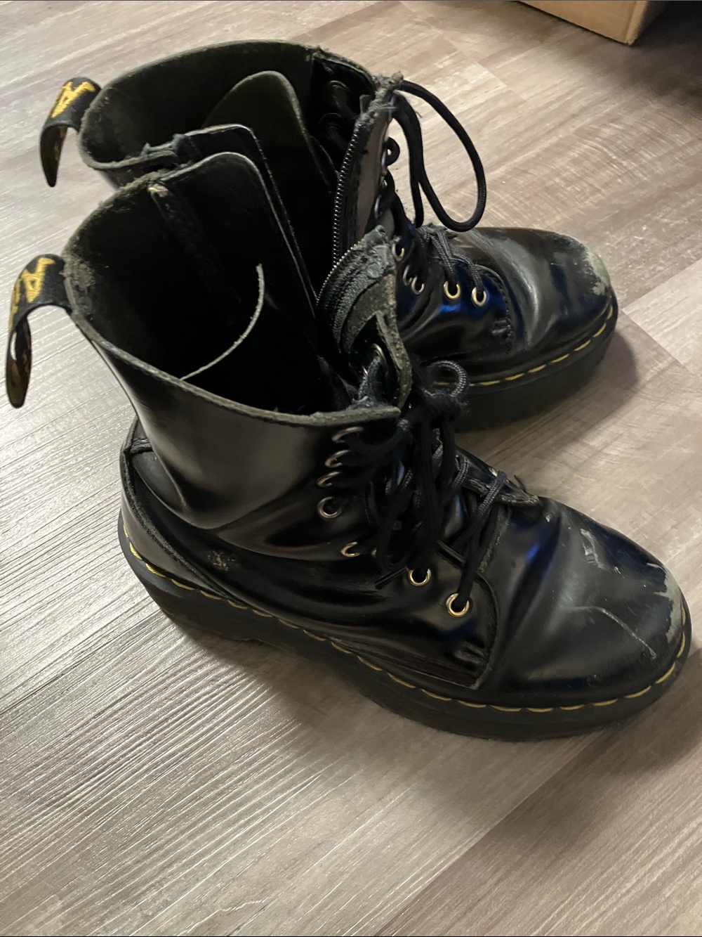 Doc martens platform boots READ 8- 8.5